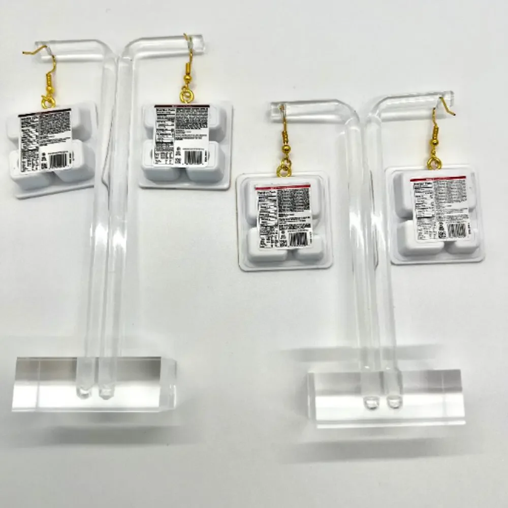 Kylie Wylie Customs these earrings